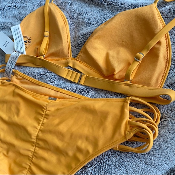 Hollister yellow two piece bikini swim set - Picture 5 of 8